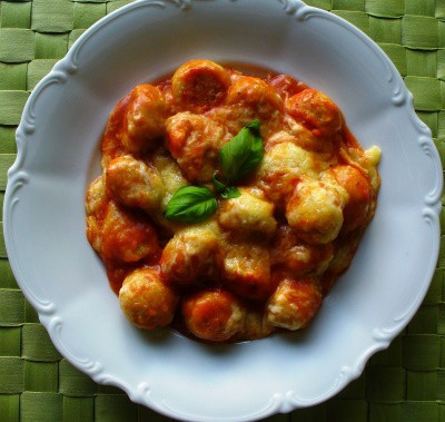Grießgnocchi mit Tomatensauce